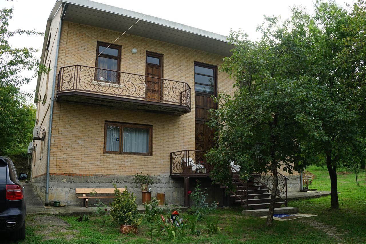 Art House Kutateli Hotel Tskaltubo Ngoại thất bức ảnh
