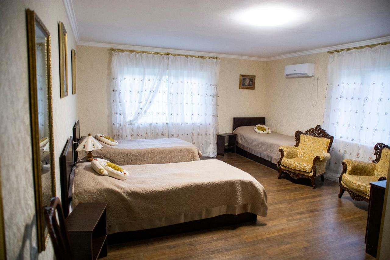 Art House Kutateli Hotel Tskaltubo Ngoại thất bức ảnh