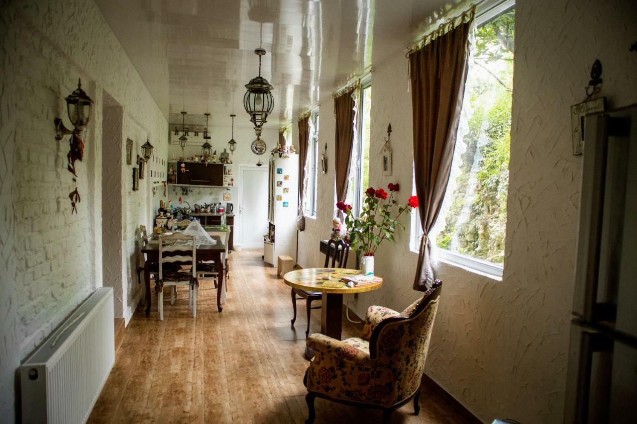 Art House Kutateli Hotel Tskaltubo Ngoại thất bức ảnh