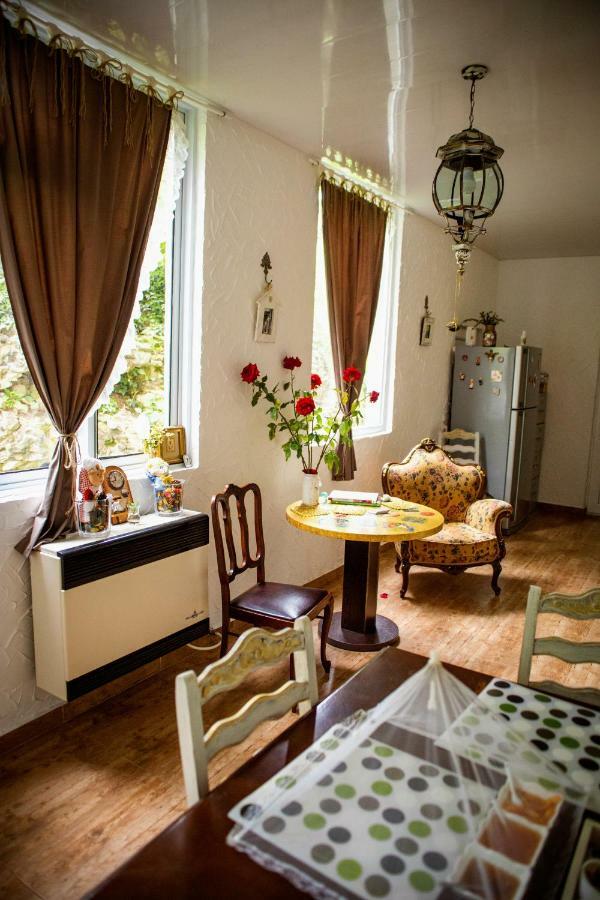 Art House Kutateli Hotel Tskaltubo Ngoại thất bức ảnh