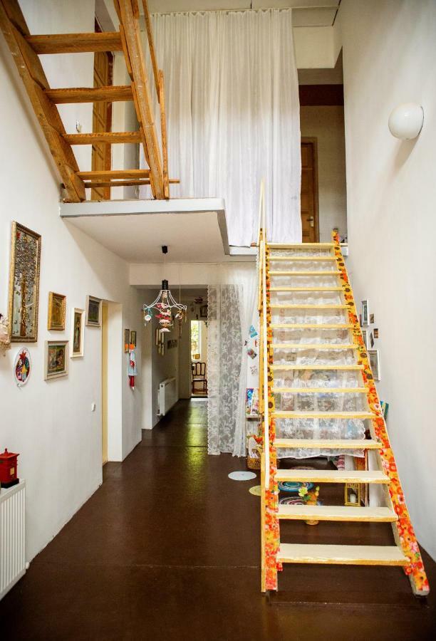 Art House Kutateli Hotel Tskaltubo Ngoại thất bức ảnh
